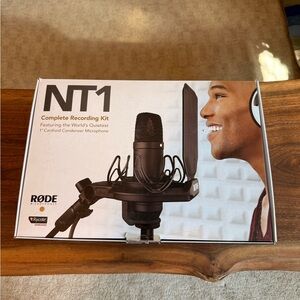 RØDE NT1 Condenser Mic + Pop Filter
